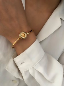 دستبند زنانه طرح ورساچ رنگ طلایی کد B132